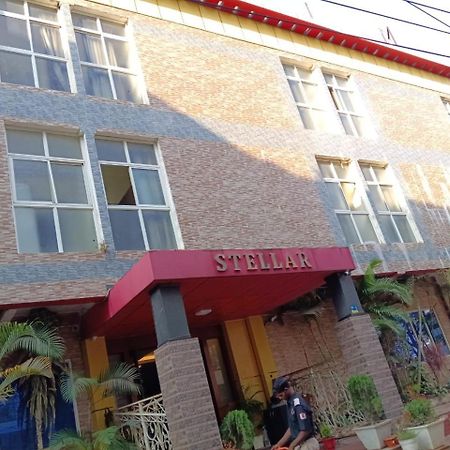 Hotel Stellar บูบันเนสชวาร์ ภายนอก รูปภาพ