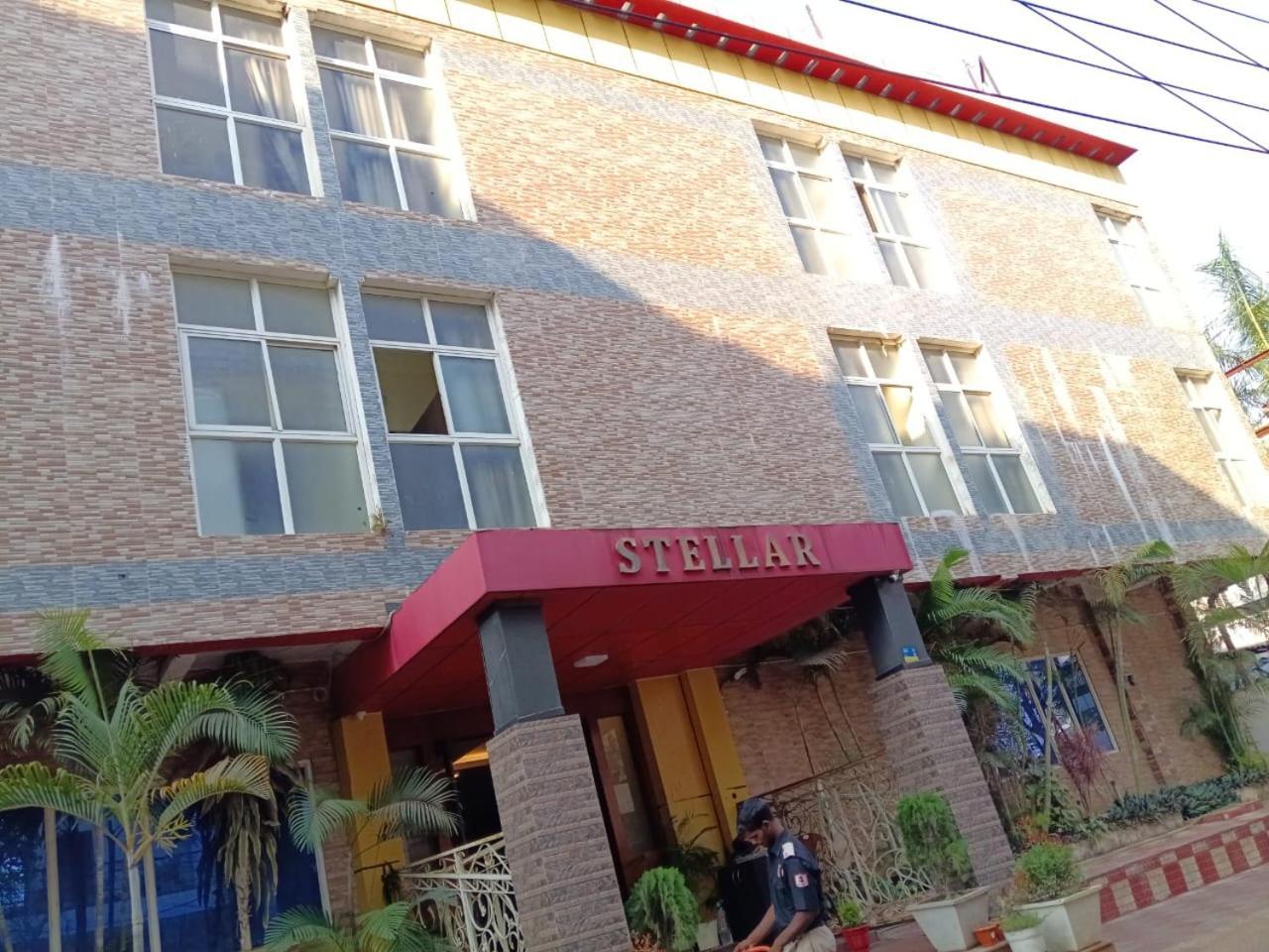 Hotel Stellar บูบันเนสชวาร์ ภายนอก รูปภาพ